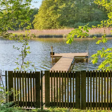 Rheinsberg Ot بيت للعطل